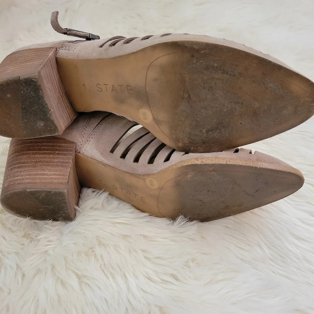 1.State Cutout Ankle Arnet Booties Sand 9